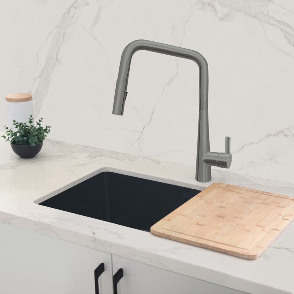Modern Single Handle Pull Down Sprayer Kitchen Faucet in Gunmetal Finish