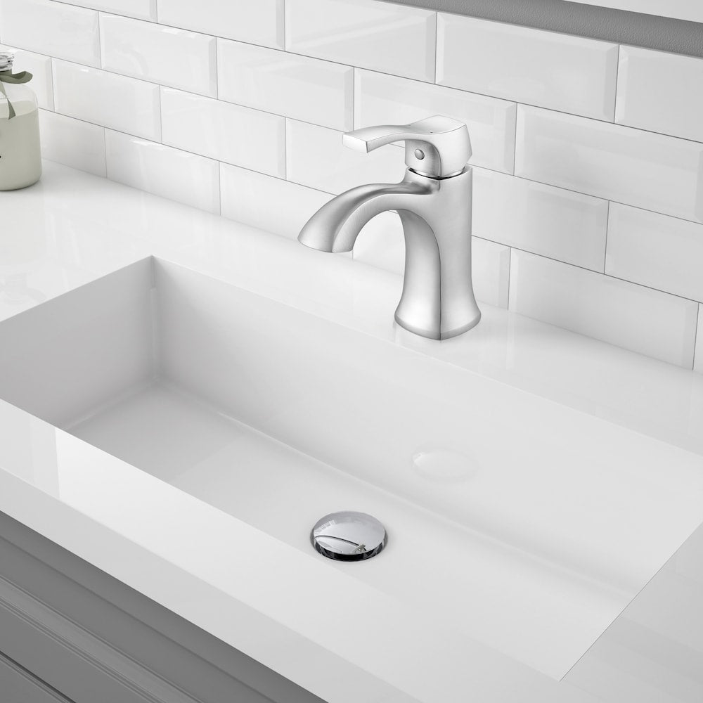 Robinet de salle de bain à levier unique de la série Morgan en nickel brossé