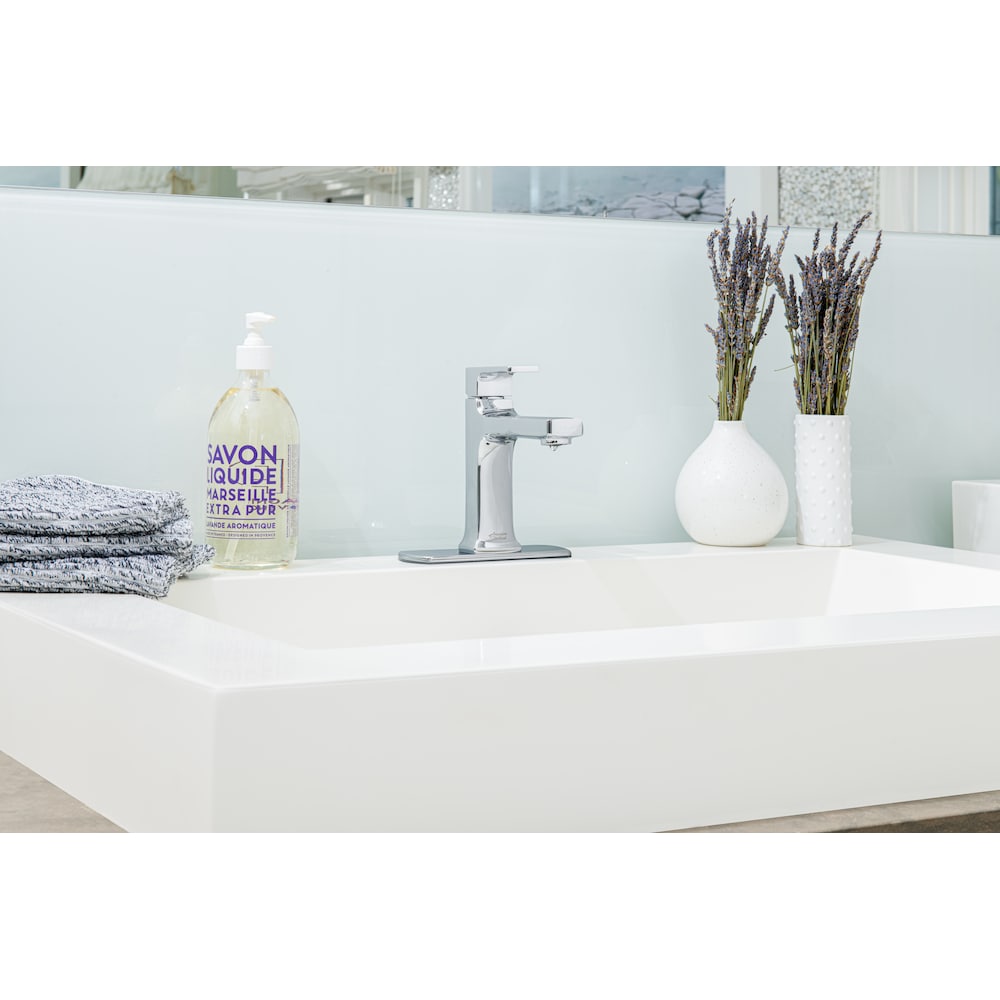 Robinet de lavabo de salle de bain à trou unique et poignée unique Lez en chrome poli (robinet, drain et plaque de pont inclus)