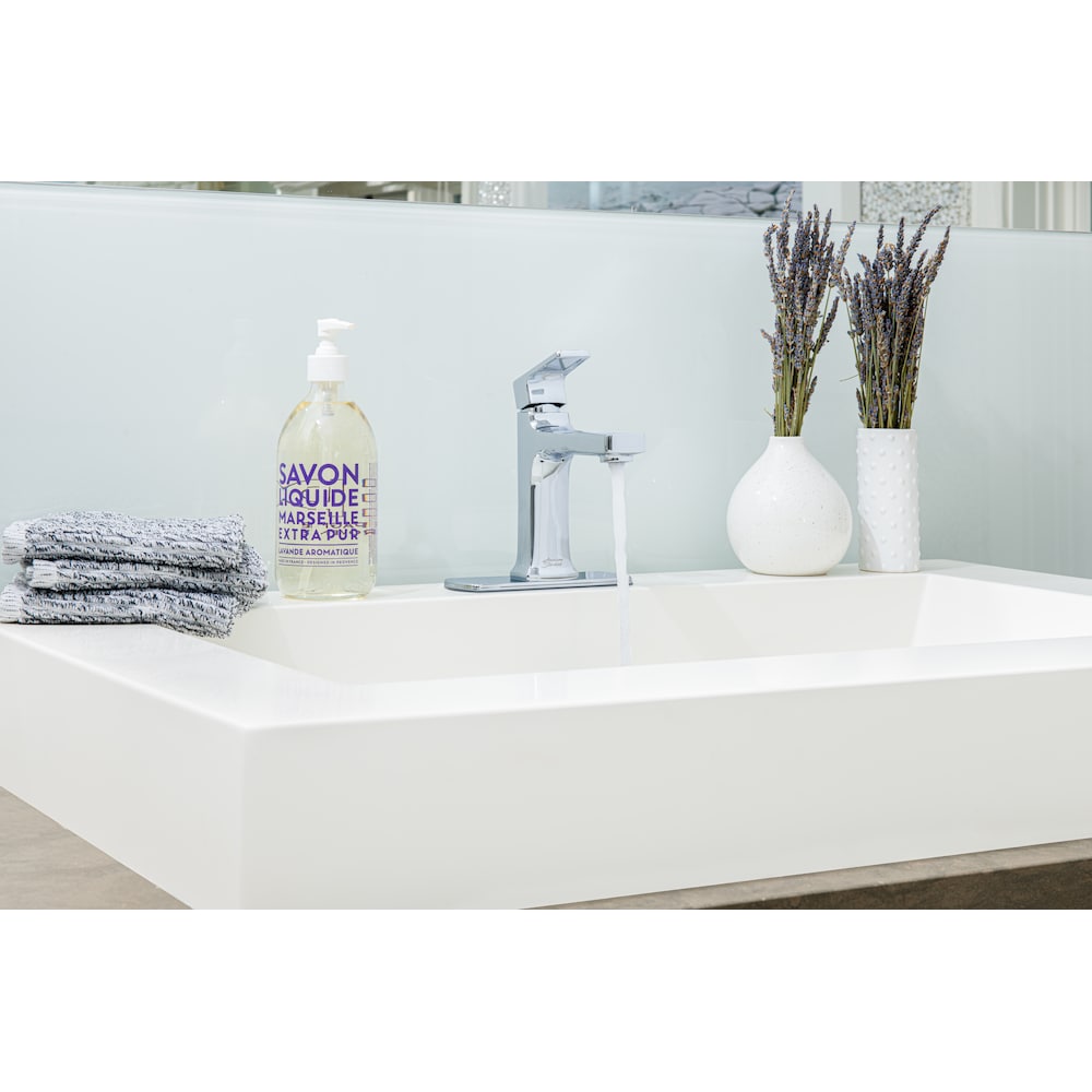 Robinet de lavabo de salle de bain à trou unique et poignée unique Lez en chrome poli (robinet, drain et plaque de pont inclus)