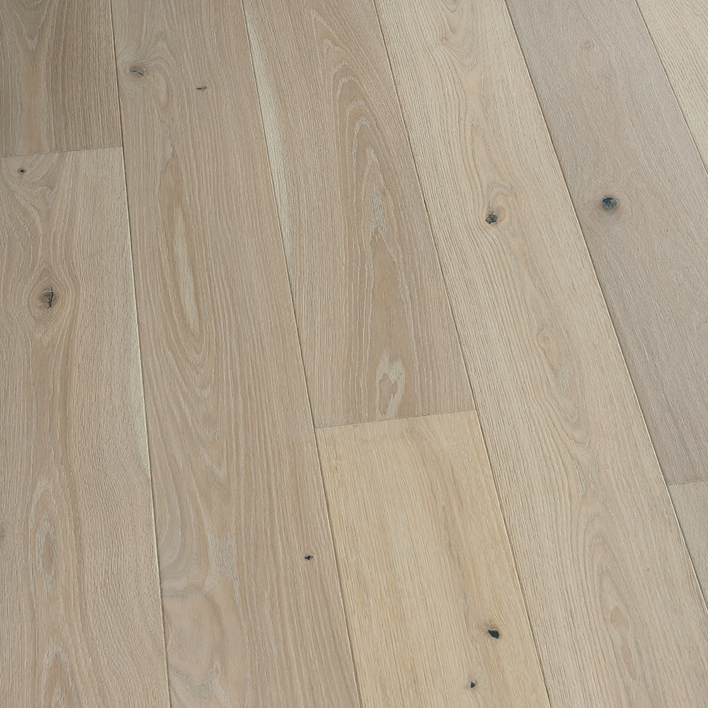 Plancher de bois franc d'ingénierie Marshalls, 3/8 po d'épaisseur x 6 1/2 po de largeur x Chêne français (23,64 pi²/boîte)