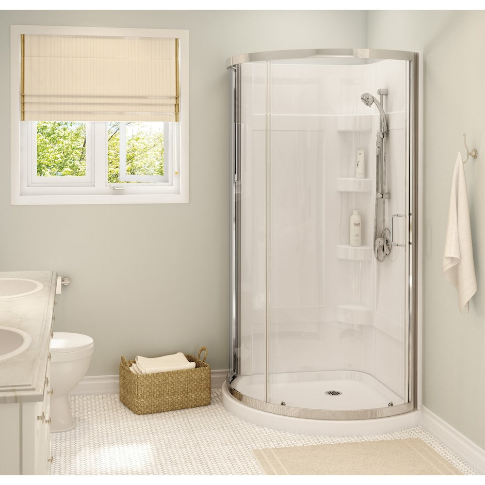 Cabine de douche d'angle ronde en acrylique Iris II de 34 po L x 34 po l x 76 po H avec base de drain d'angle, contour mural, étagères intégrées et porte coulissante chromée