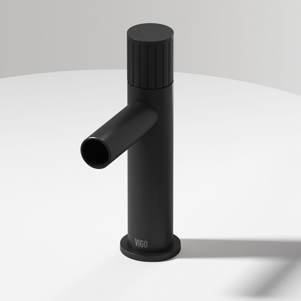 Robinet de salle de bain monotrou à poignée unique Ashford en noir mat