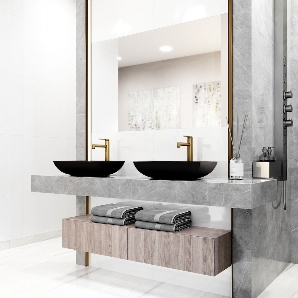 Robinet de salle de bain à poignée unique et trou unique Sterling en or brossé mat