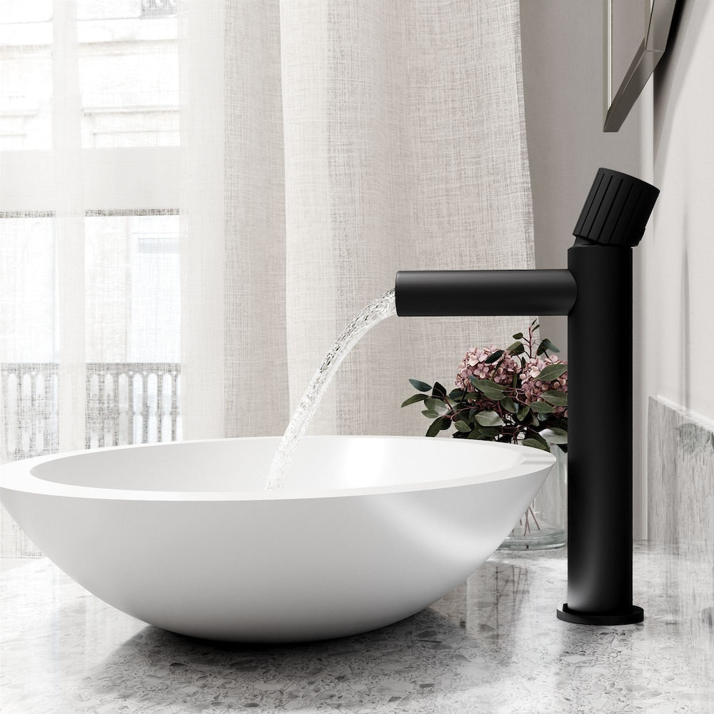 Robinet de salle de bain à poignée unique et trou unique Ashford en noir mat