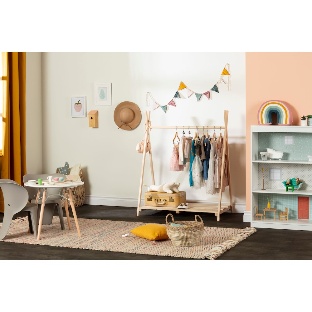Portant à vêtements scandinave pour enfants Sweedi 25 po x 40 po x 50 po en bois naturel