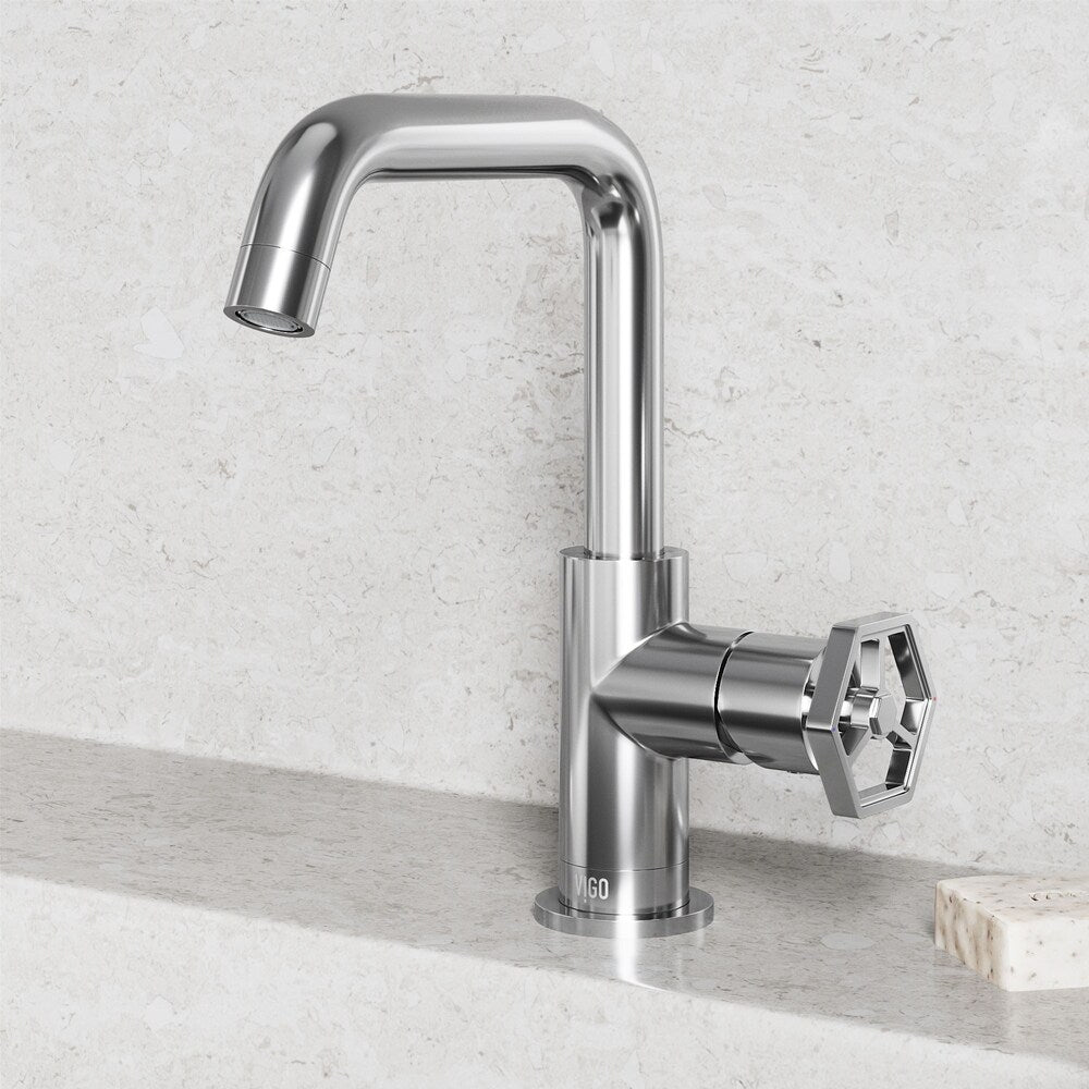 Robinet de salle de bain à poignée unique oblique à trou unique Ruxton en chrome