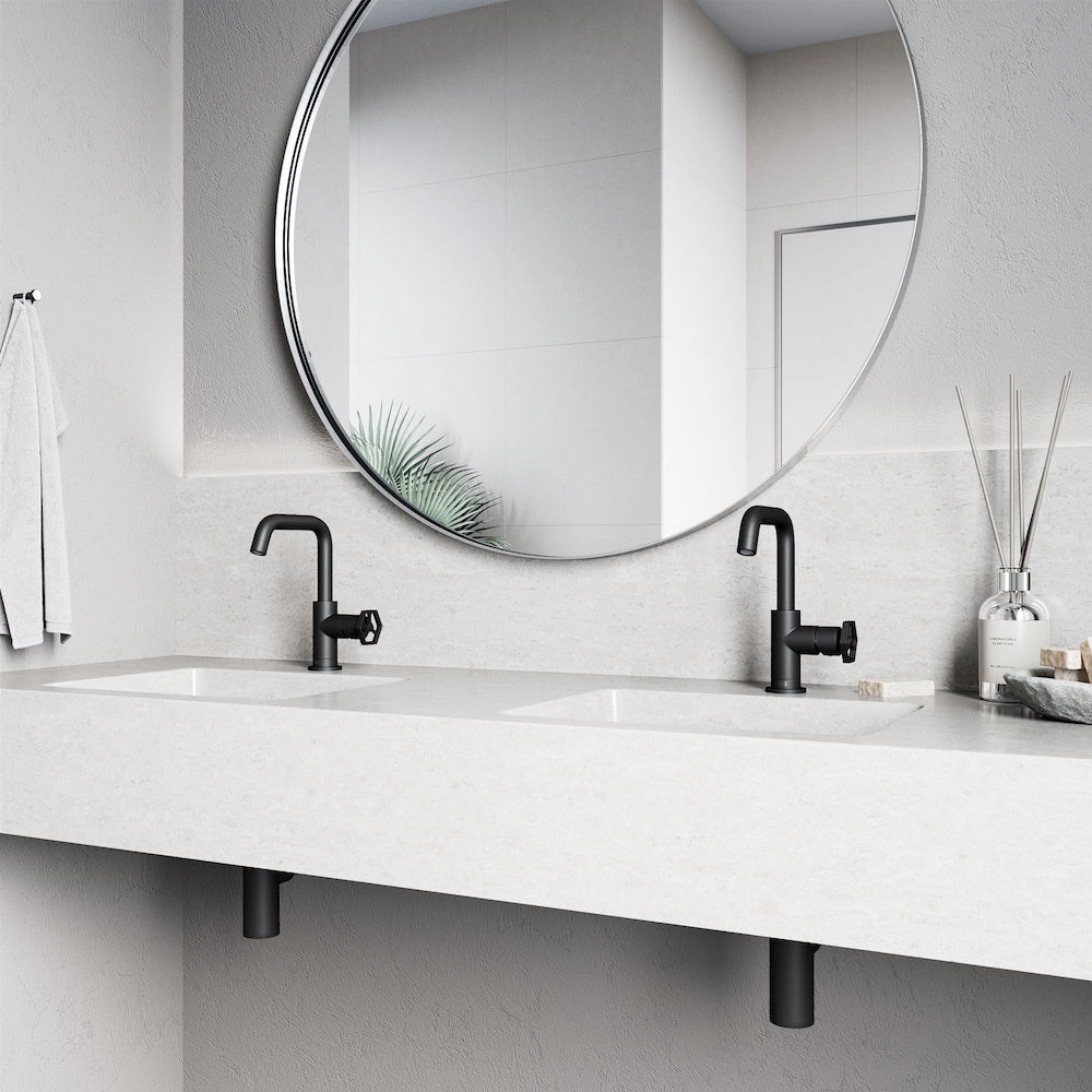 Robinet de salle de bain à poignée unique à trou unique oblique Ruxton en noir mat