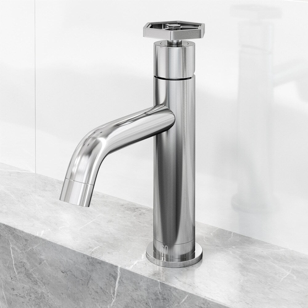 Robinet de salle de bain à poignée unique et trou unique Pinnacle de Ruxton en chrome