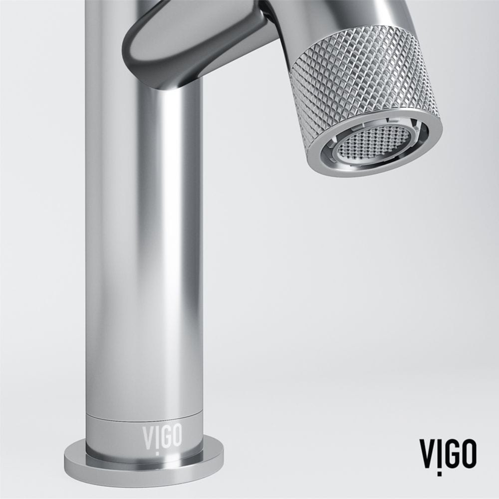 Cass Pinnacle Single Hole Single-Handle Bathroom Faucet in Chrome