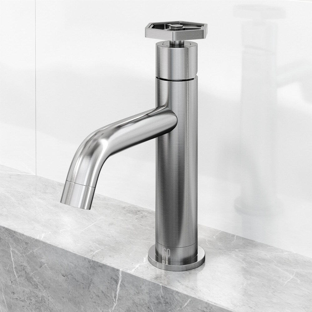 Robinet de salle de bain monotrou à poignée unique Pinnacle de Ruxton en nickel brossé
