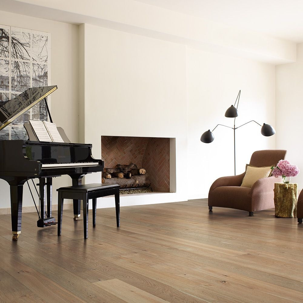 Échantillon à emporter - Plancher de bois d'ingénierie à rainure et languette Roosevelt en chêne français - 7,5 po x 7 po