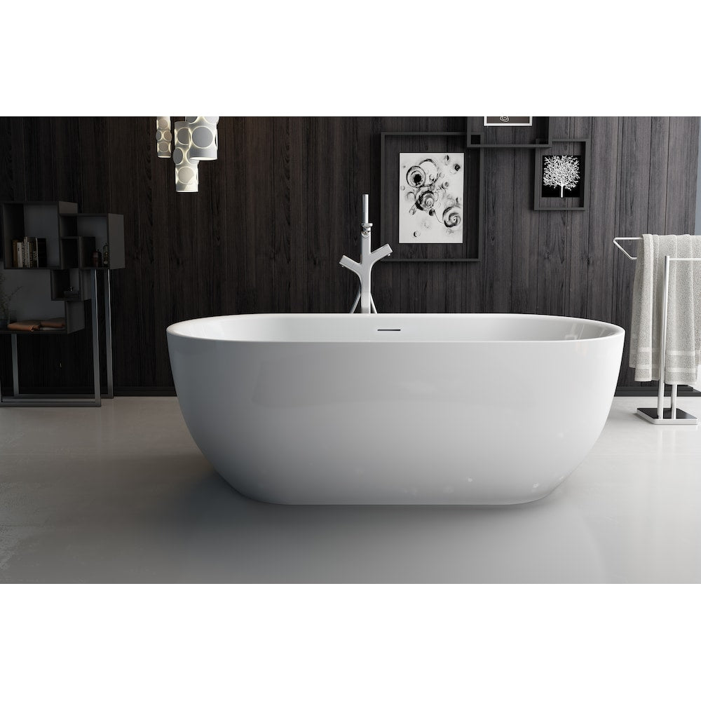 Baignoire autoportante ovale en acrylique Bevier-NF de 5,5 pi avec drain central en blanc