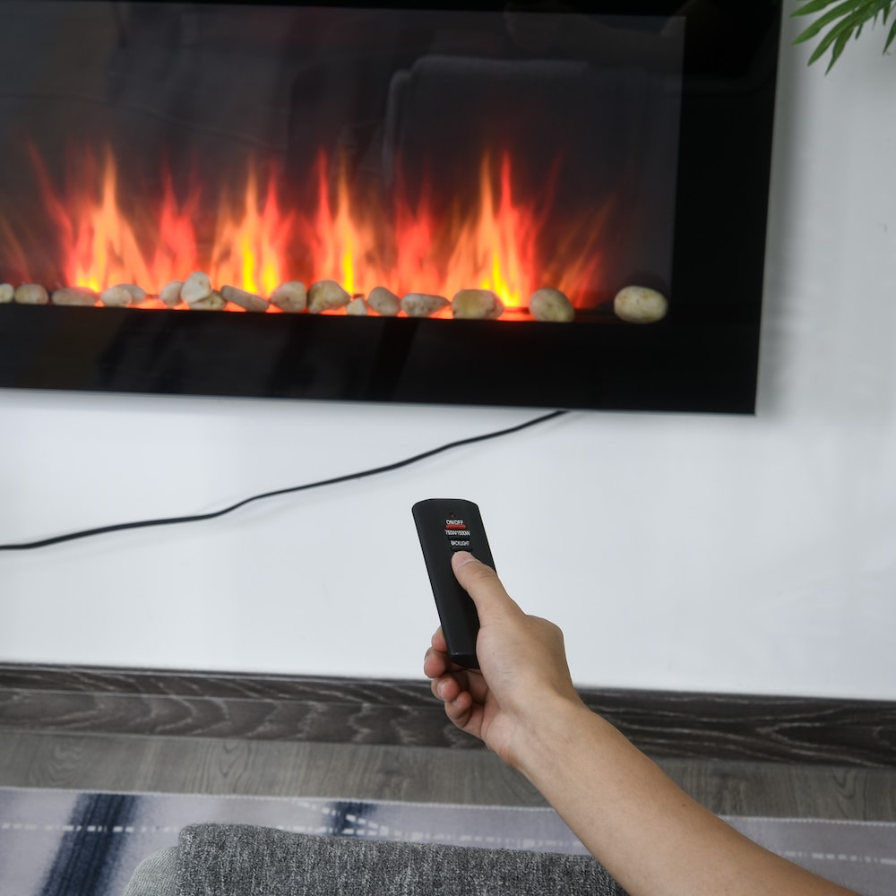 Cheminée électrique murale avec effet flamme et fonds 7 couleurs