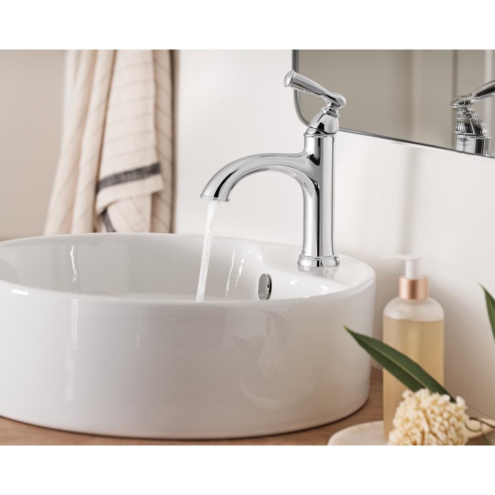 Banbury Single Handle 4-inch Centerset/Single Hole Bathroom Sink Faucet/Tap with Deck Plate in Chrome (Drain and Valve Included)