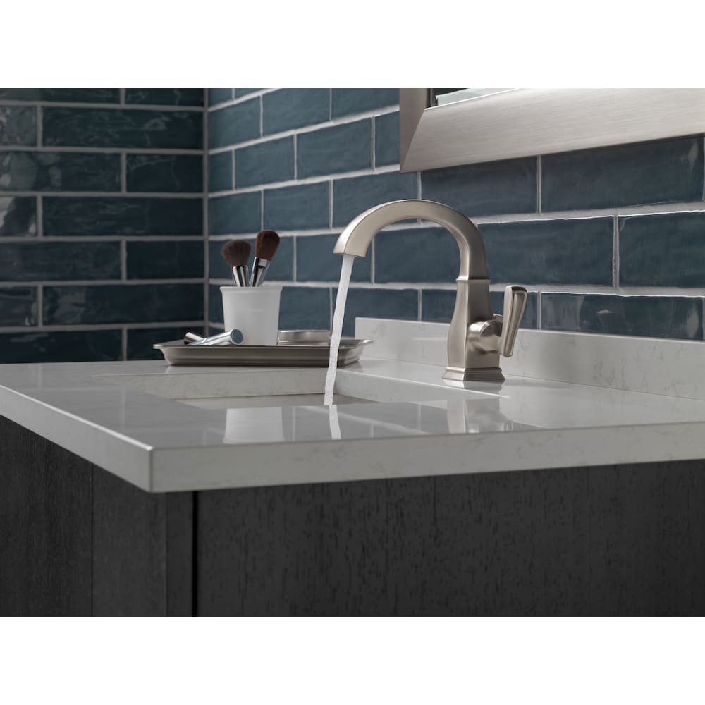 Robinet de lavabo de salle de bain monotrou à poignée unique Lakewood à débit standard SpotShield en nickel brossé
