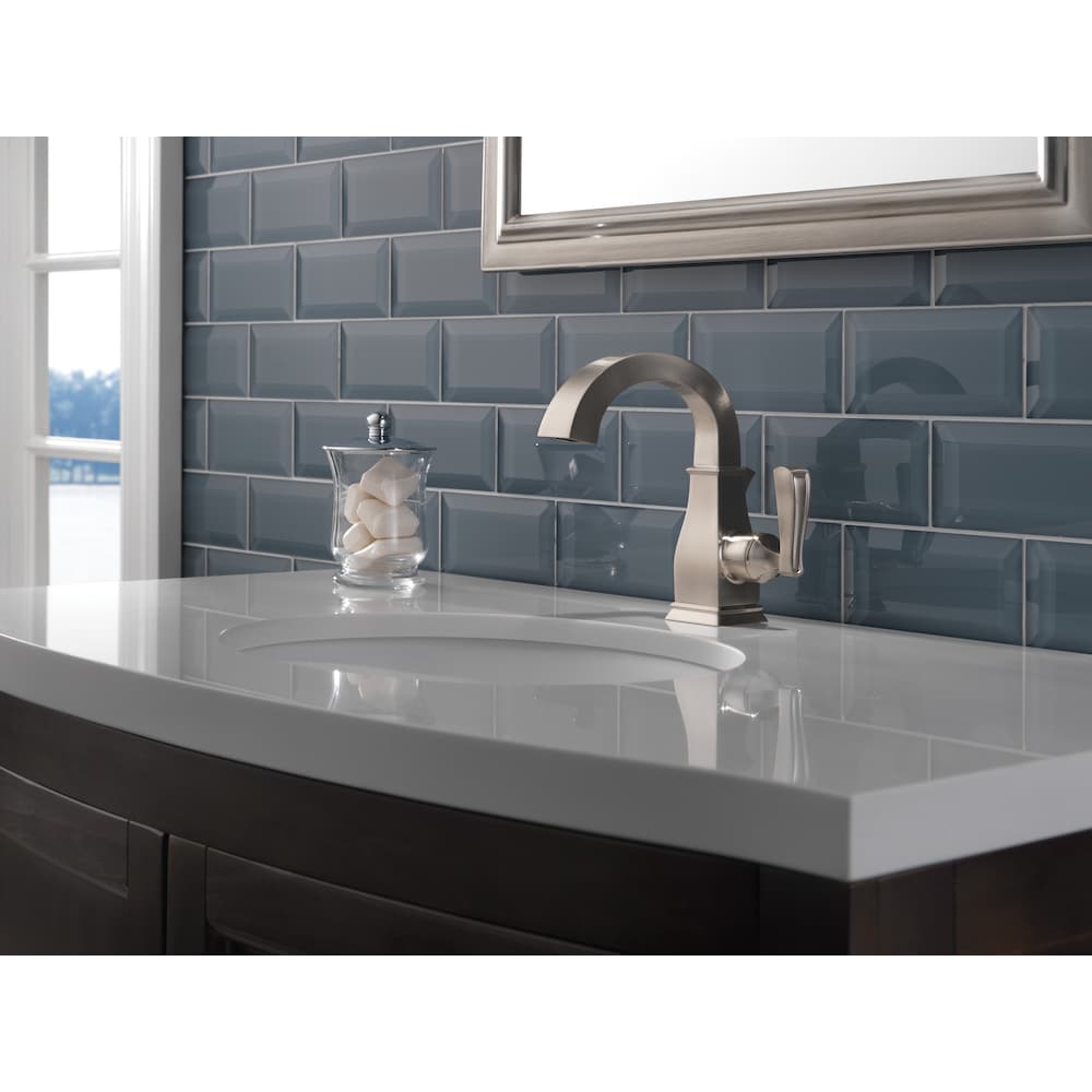 Robinet de lavabo de salle de bain monotrou à poignée unique Lakewood à débit standard SpotShield en nickel brossé