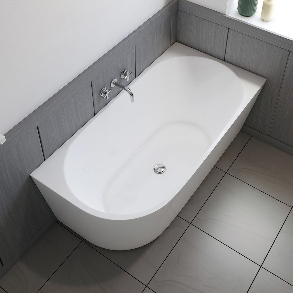 Baignoire d'angle ovale autoportante Poppy Right de 5 pieds avec drain central en blanc