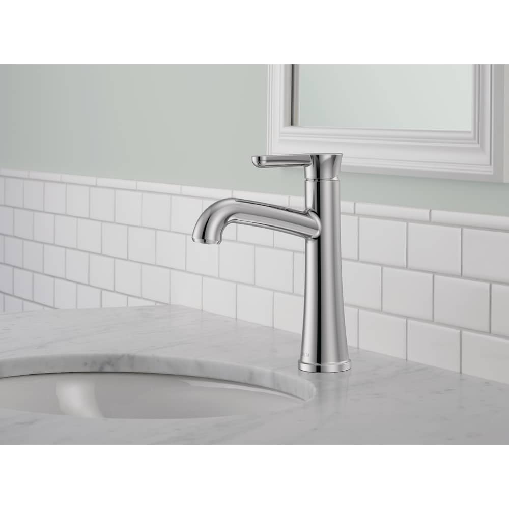 Robinet de lavabo de salle de bain à poignée unique Greydon à trou unique et à levier, montage sur pont, débit standard, chrome