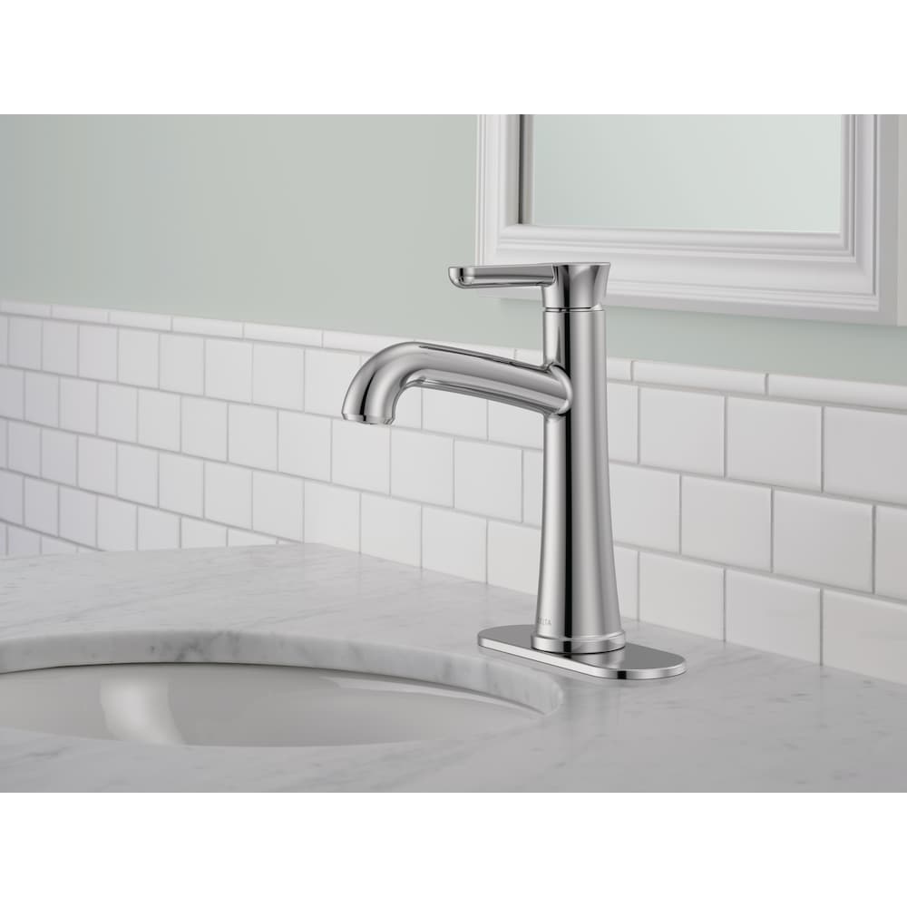 Robinet de lavabo de salle de bain à poignée unique Greydon à trou unique et à levier, montage sur pont, débit standard, chrome