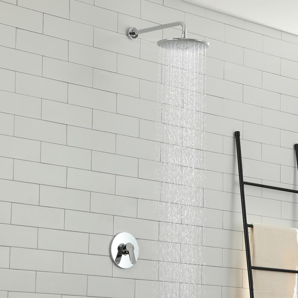 Wall Mounted Single-Handle 3 Sprays Shower Faucet in Chrome