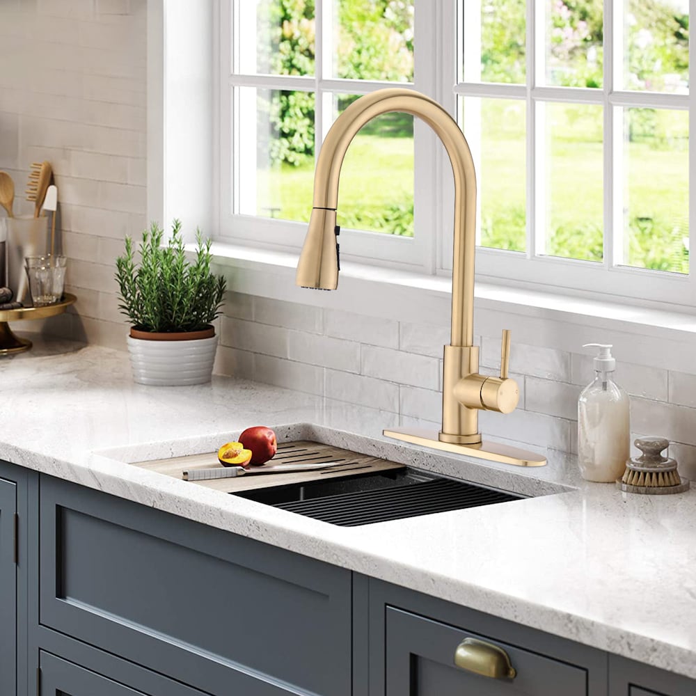 Single-Handle Stainless Steel Pull Down Sprayer Kitchen Faucet with Deck Plate in Brushed Gold