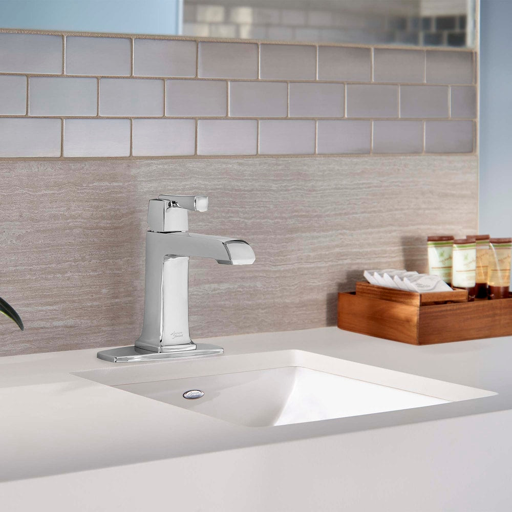 Robinet de lavabo de salle de bain à trou unique Townsend en chrome (robinet et drain inclus)