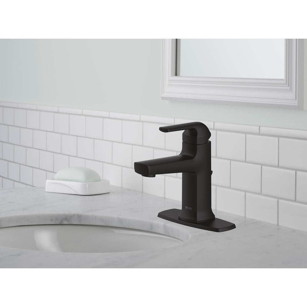 Robinet de lavabo de salle de bain à poignée unique à trou unique Uxbridge à débit standard, montage sur pont, noir mat