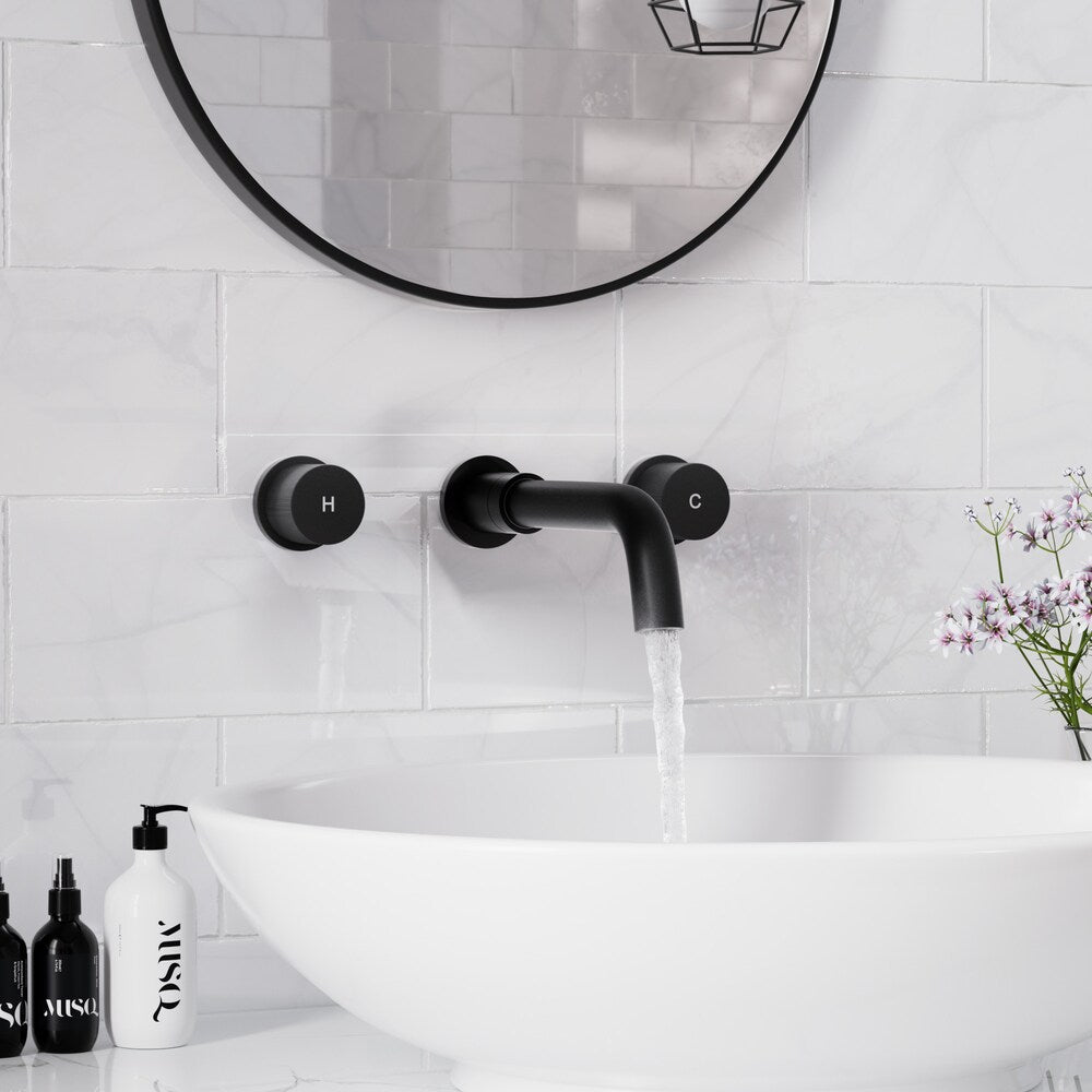 Robinet de lavabo mural noir