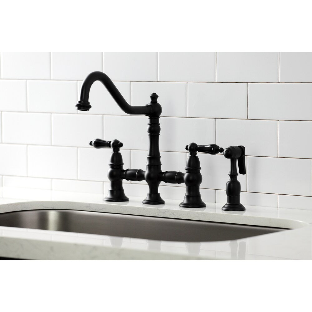 Robinet de cuisine à 2 poignées en porcelaine Duchess avec pulvérisateur latéral en noir mat