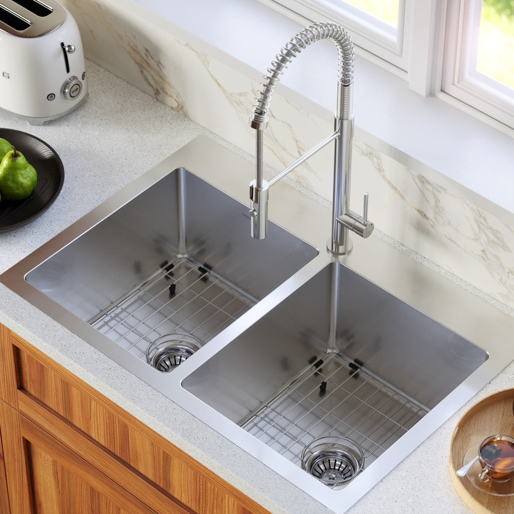 Bluffton Single-Handle Pull-Down Sprayer Kitchen Faucet in Chrome