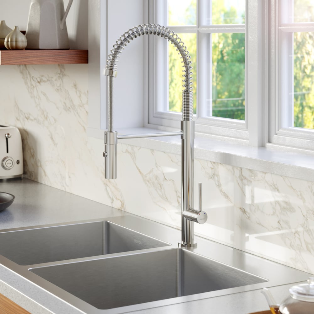 Bluffton Single-Handle Pull-Down Sprayer Kitchen Faucet in Chrome