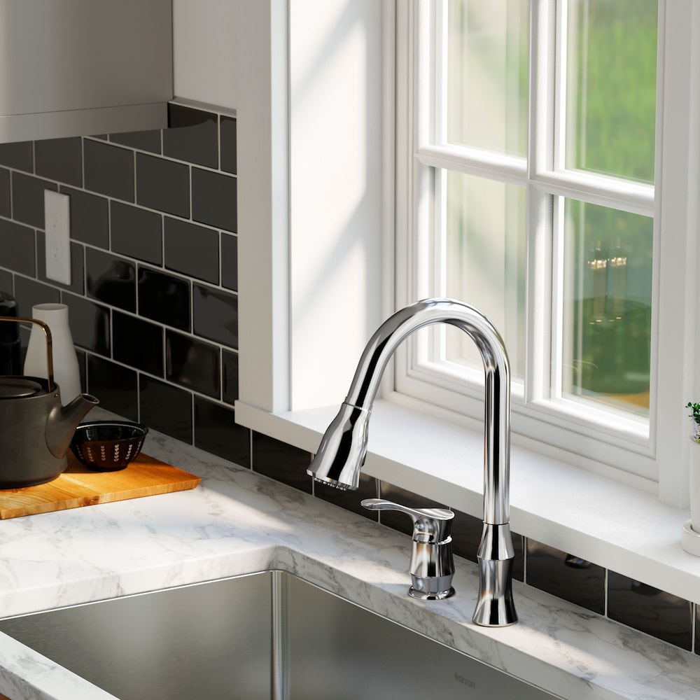 Hillwood Single-Handle Pull-Down Sprayer Kitchen Faucet in Chrome