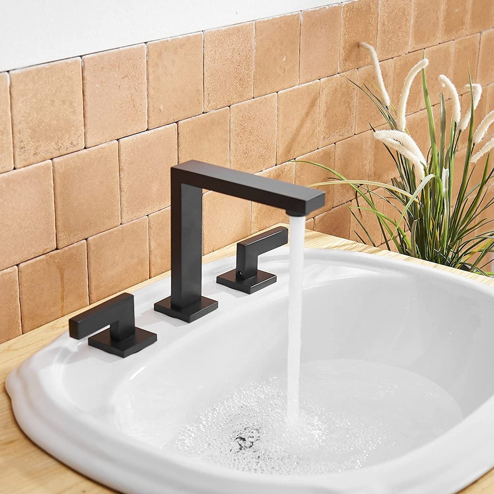 Robinet de salle de bain à double poignée espacé de 8 pouces avec ensemble de vidange escamotable en noir mat 16439