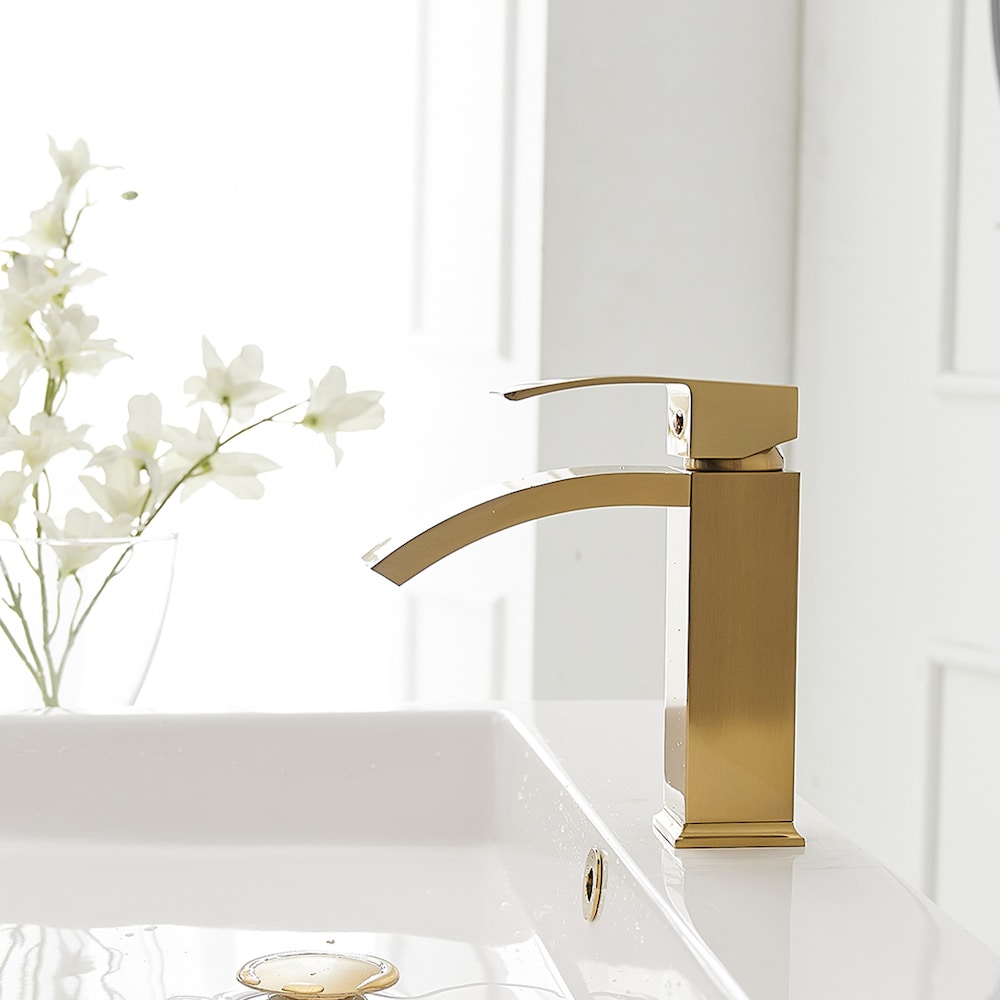 Robinet de salle de bain monotrou à cascade et poignée unique en or brossé