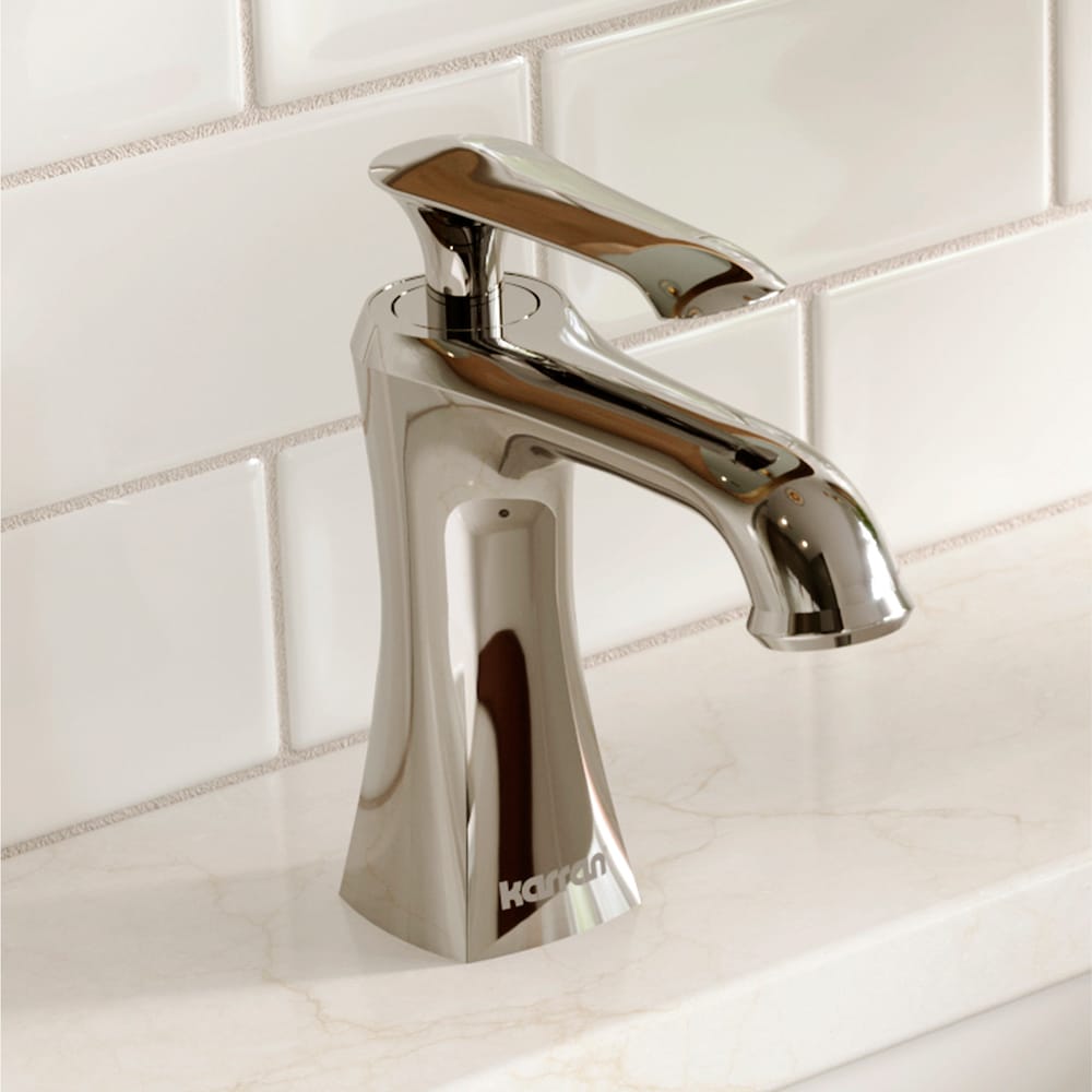 Robinet de salle de bain à poignée unique à trou unique Woodburn avec bonde escamotable assortie en chrome