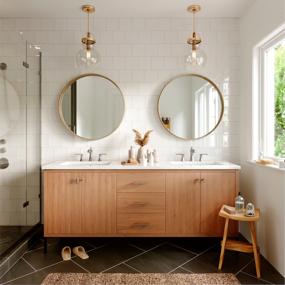 Robinet de salle de bain à 3 trous et 2 leviers à large entraxe Woodburn avec bonde escamotable assortie en acier inoxydable