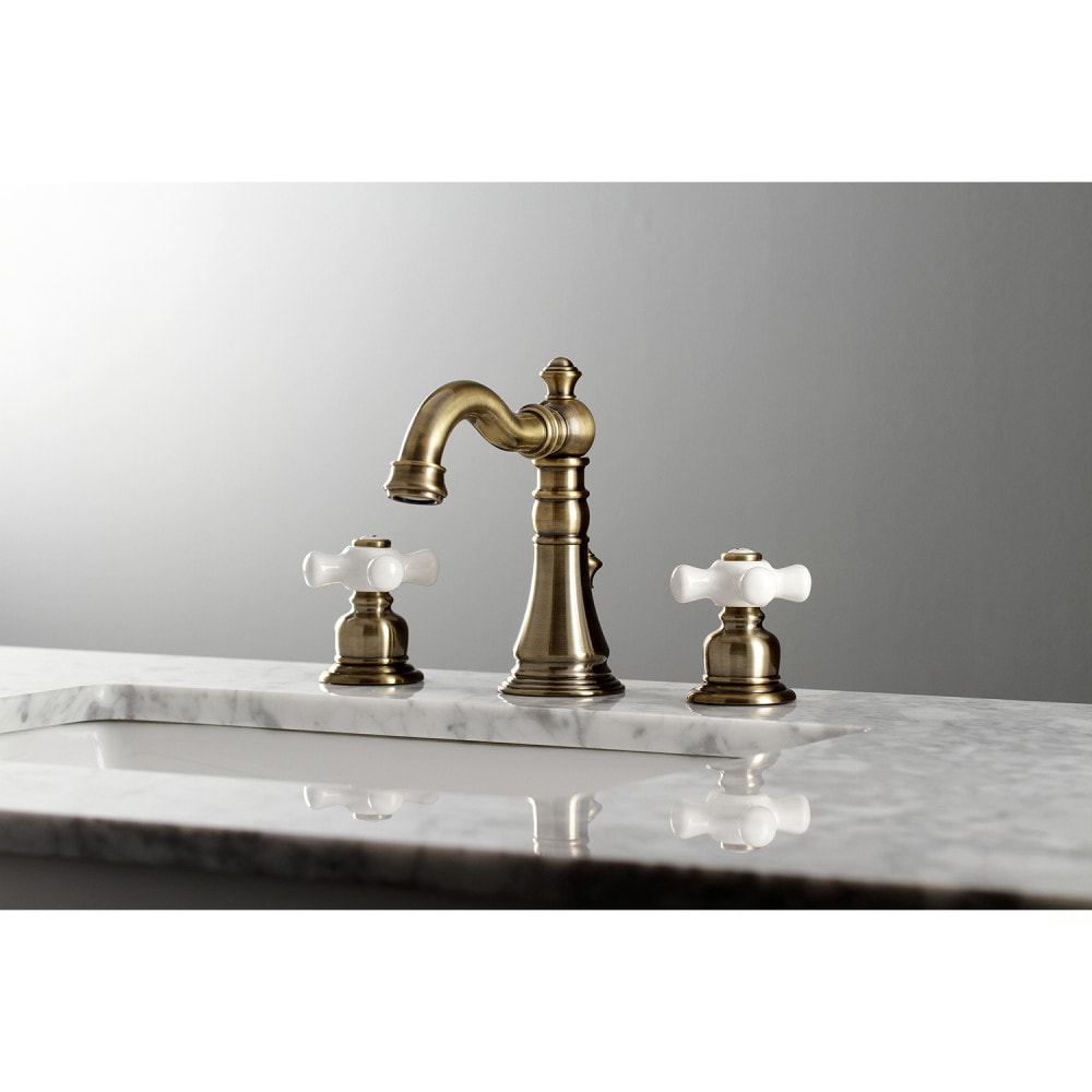 American Classic 8 inch Widespread 2-Handle Bathroom Faucet in Antique/Brass