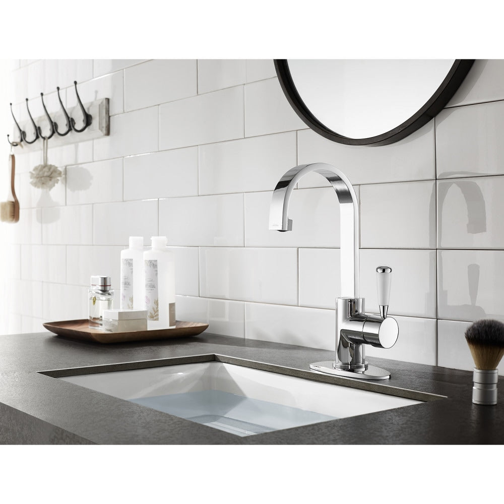 Paris Single Hole Single-Handle Bathroom Faucet in Chrome