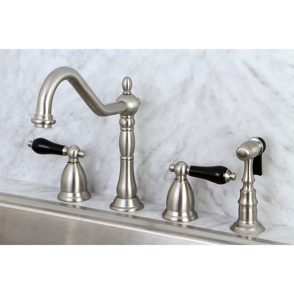 Robinet de cuisine standard à 2 poignées Duchess avec pulvérisateur latéral en nickel brossé