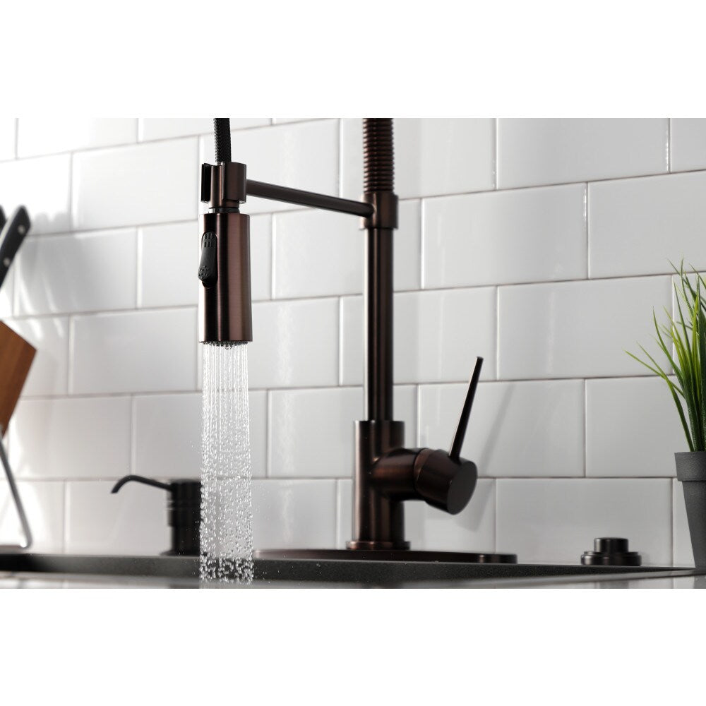 Robinet de cuisine à poignée unique et pulvérisateur rétractable New York en bronze huilé