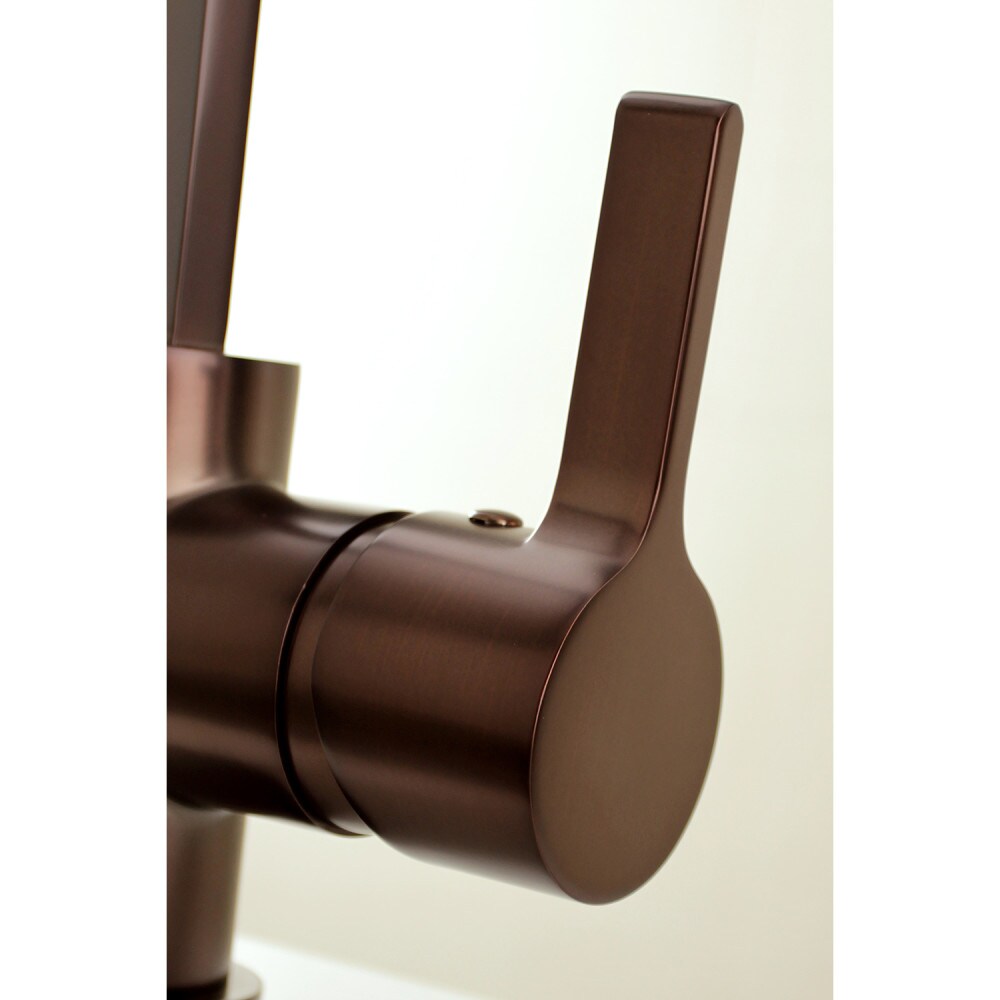 Robinet de cuisine standard moderne à poignée unique avec pulvérisateur latéral en bronze huilé