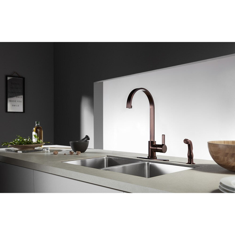 Robinet de cuisine standard moderne à poignée unique avec pulvérisateur latéral en bronze huilé