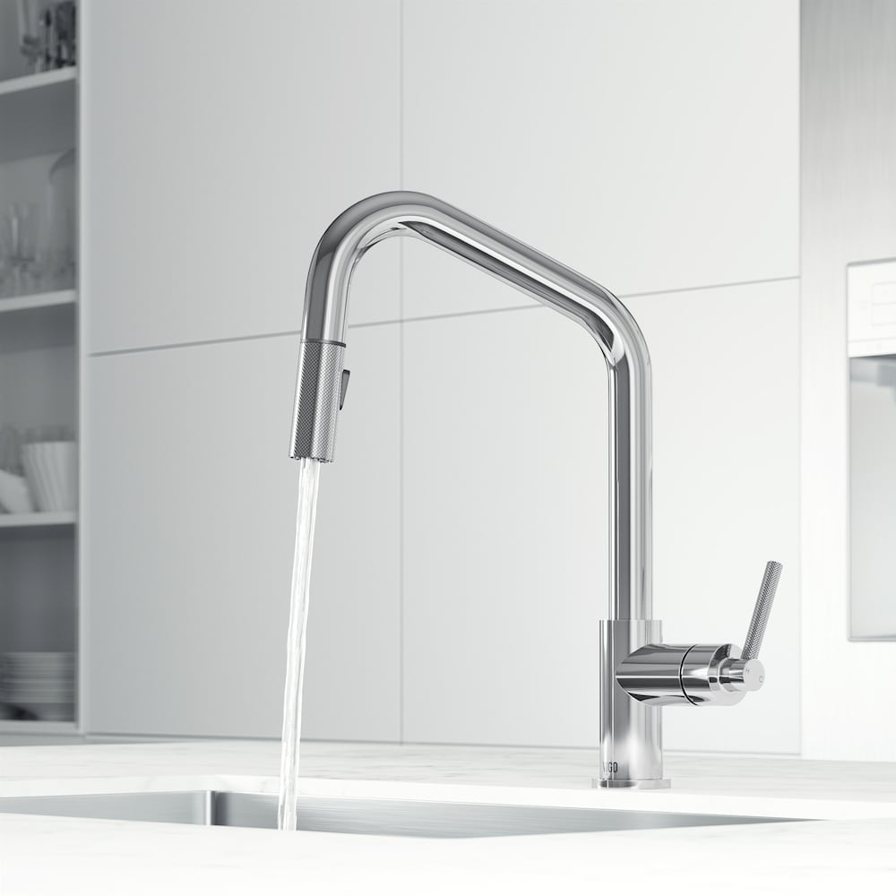 Robinet de cuisine à poignée unique et pulvérisateur rétractable Utopia en chrome