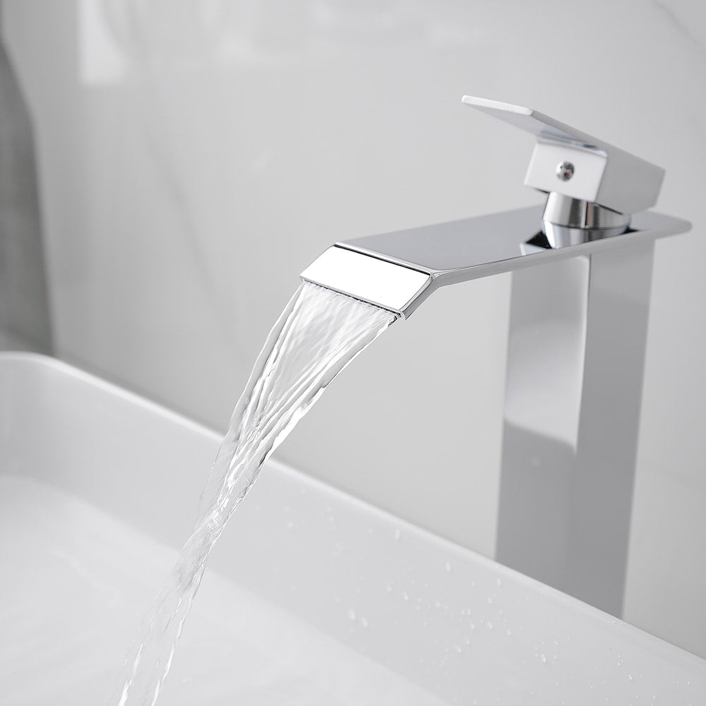Robinet de lavabo de salle de bains à poignée unique à trou unique avec bonde escamotable en chrome poli