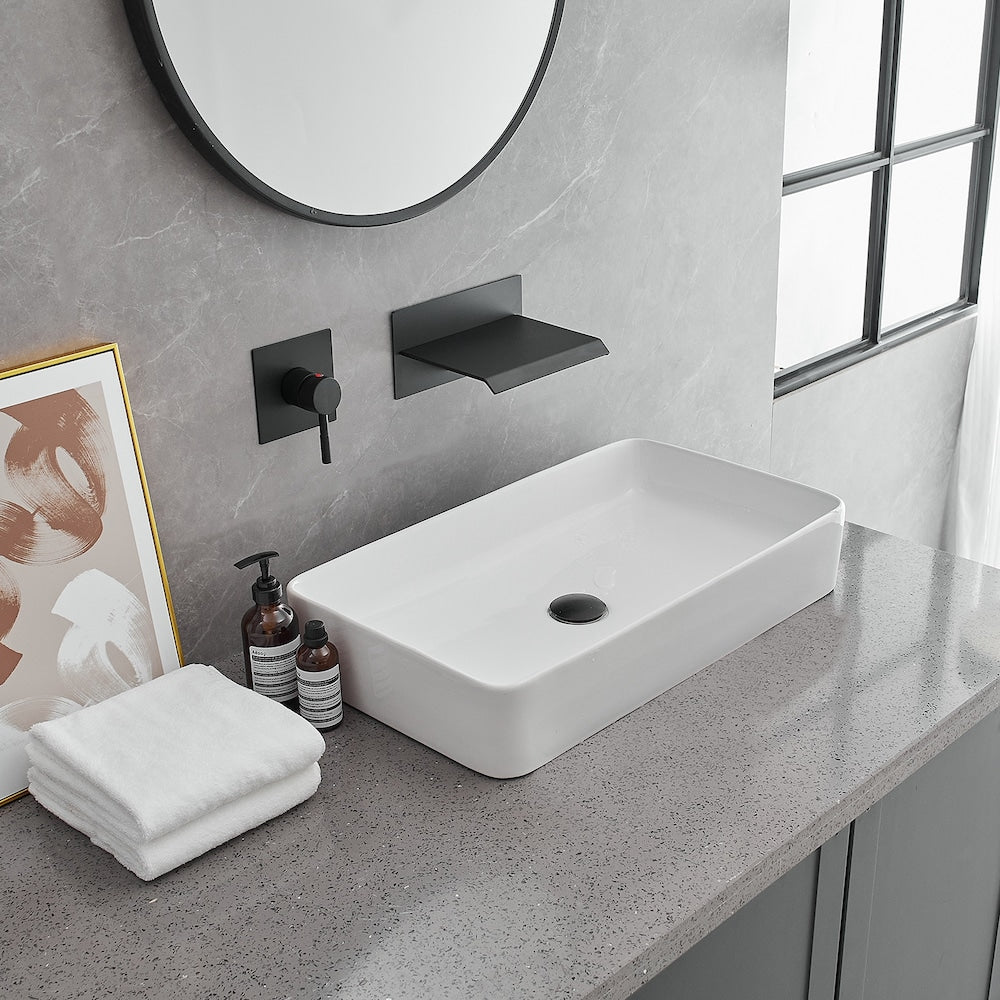 Robinet de salle de bain à cascade à poignée unique avec bec verseur mural en noir mat