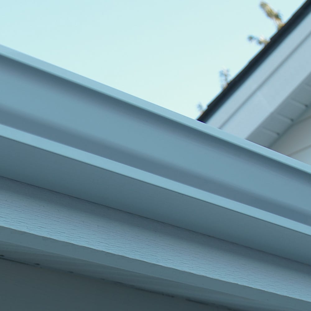 4-inch Aluminum Outside Corner Gutter Mitre in Peak White Pro Pack (20 pieces)