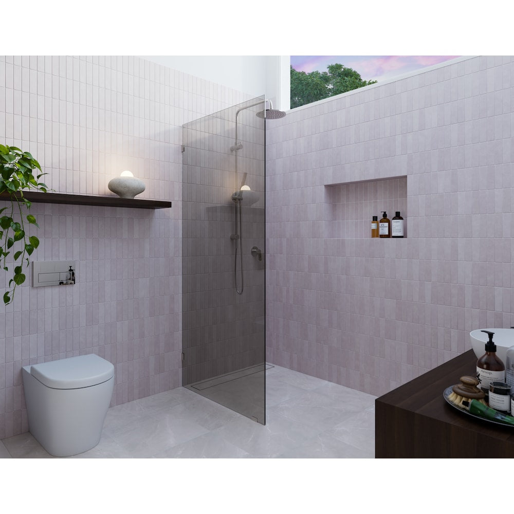 Porte de baignoire à panneau fixe simple Ursa de 30 po de largeur x 78 po de hauteur en nickel poli avec verre teinté gris