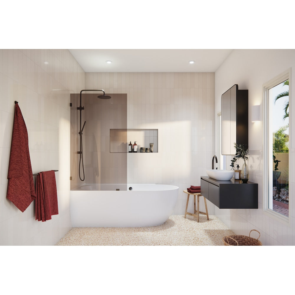Porte de baignoire à panneau fixe simple Ursa de 34 po de largeur x 58,25 po de hauteur en bronze huilé avec verre teinté