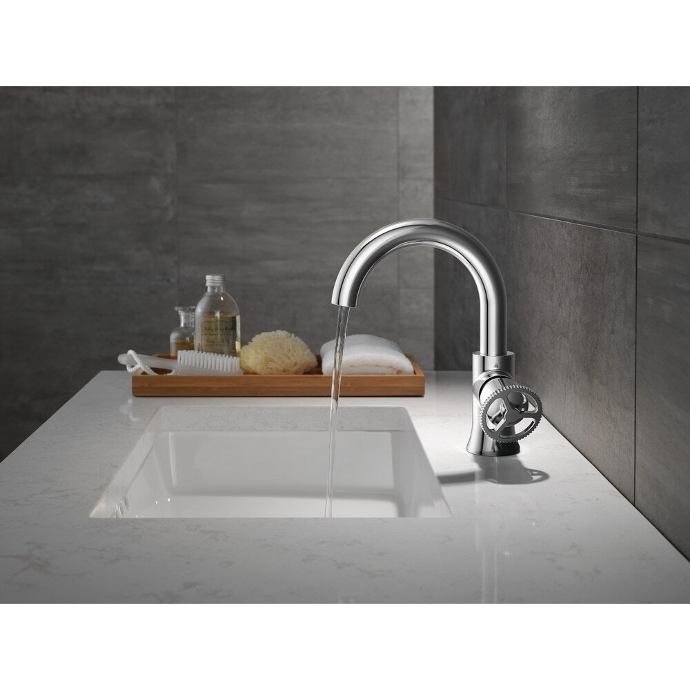 Robinet de salle de bain monotrou WaterSense à poignée unique Trinsic avec assemblage de vidage en métal en chrome